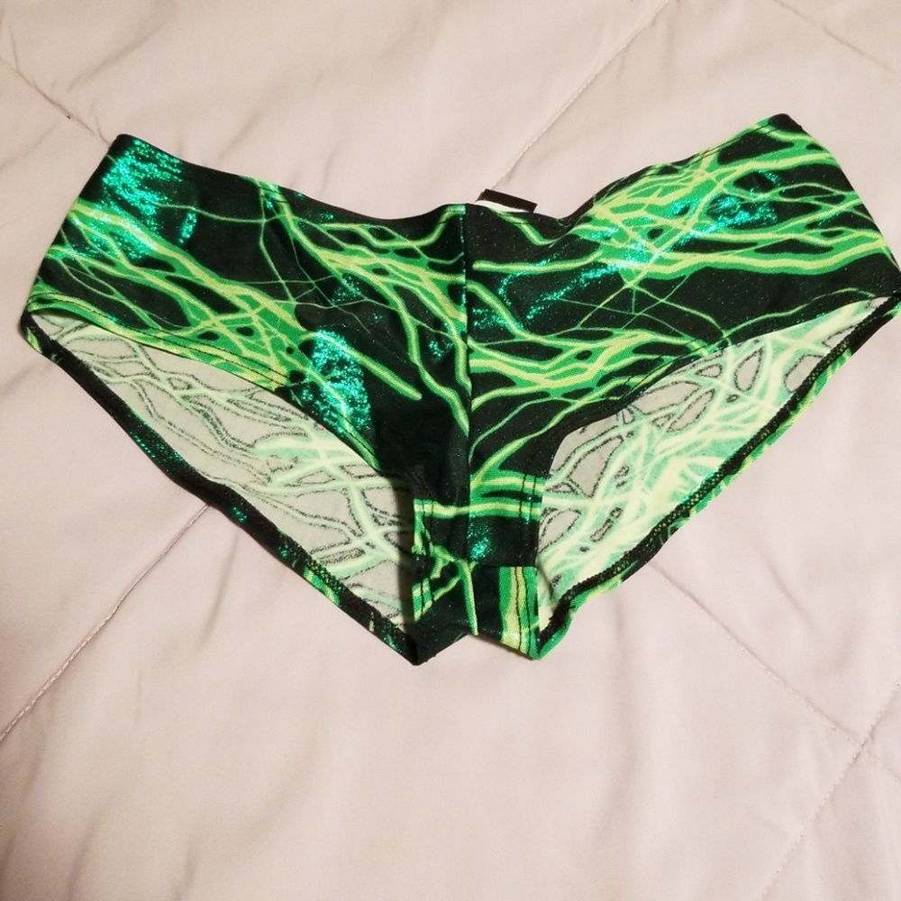 Lightning shorts